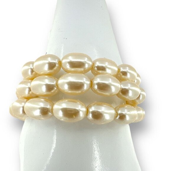 Three Strands Imitation Pearls Beaded Bracelet Gold Plated Fold Over Clasp - Picture 3 of 7